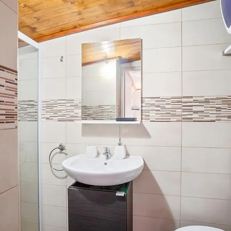 Tiny House 19 Terrace Aparment Apartman